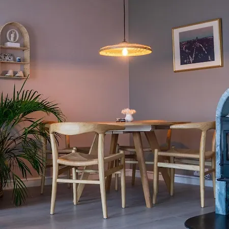 Delicate With Magical Views דירה